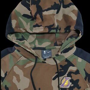 Los Angeles Lakers Nike Camo Courtside Raglan Pullover Hoodie